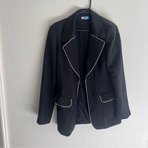 Black blazer with rhinestones size small rumored blazer with pockets